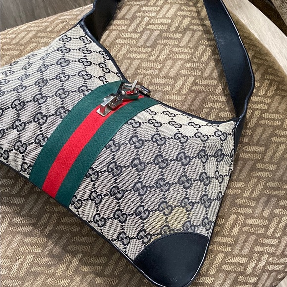 Brown and Black Shoulder Bag with Iconic Design - Picture 6 of 12